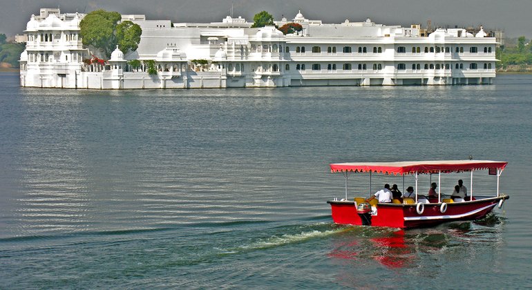 udaipur taxi service 